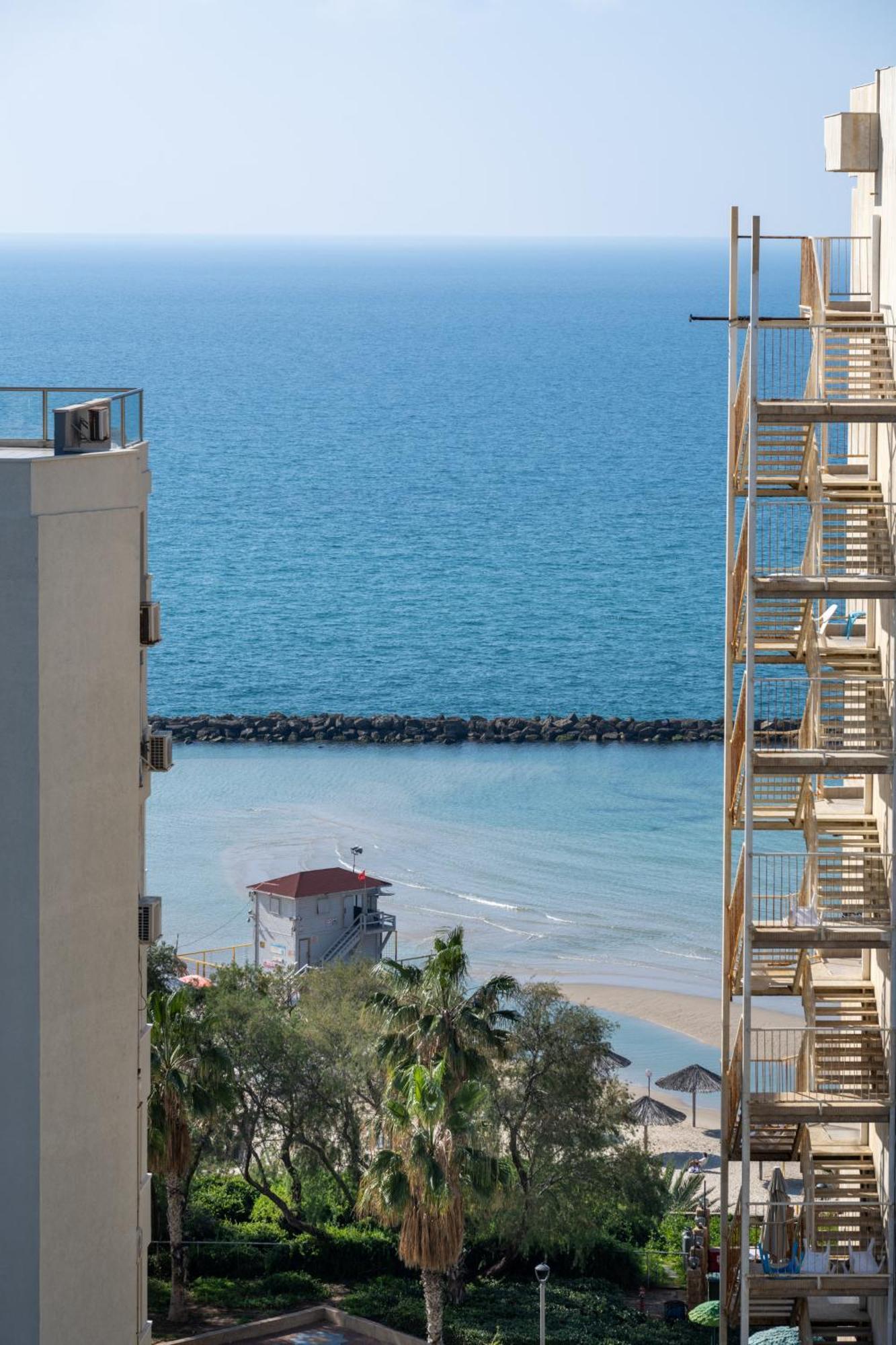Roof Top 3 Floors Νετάνια Εξωτερικό φωτογραφία
