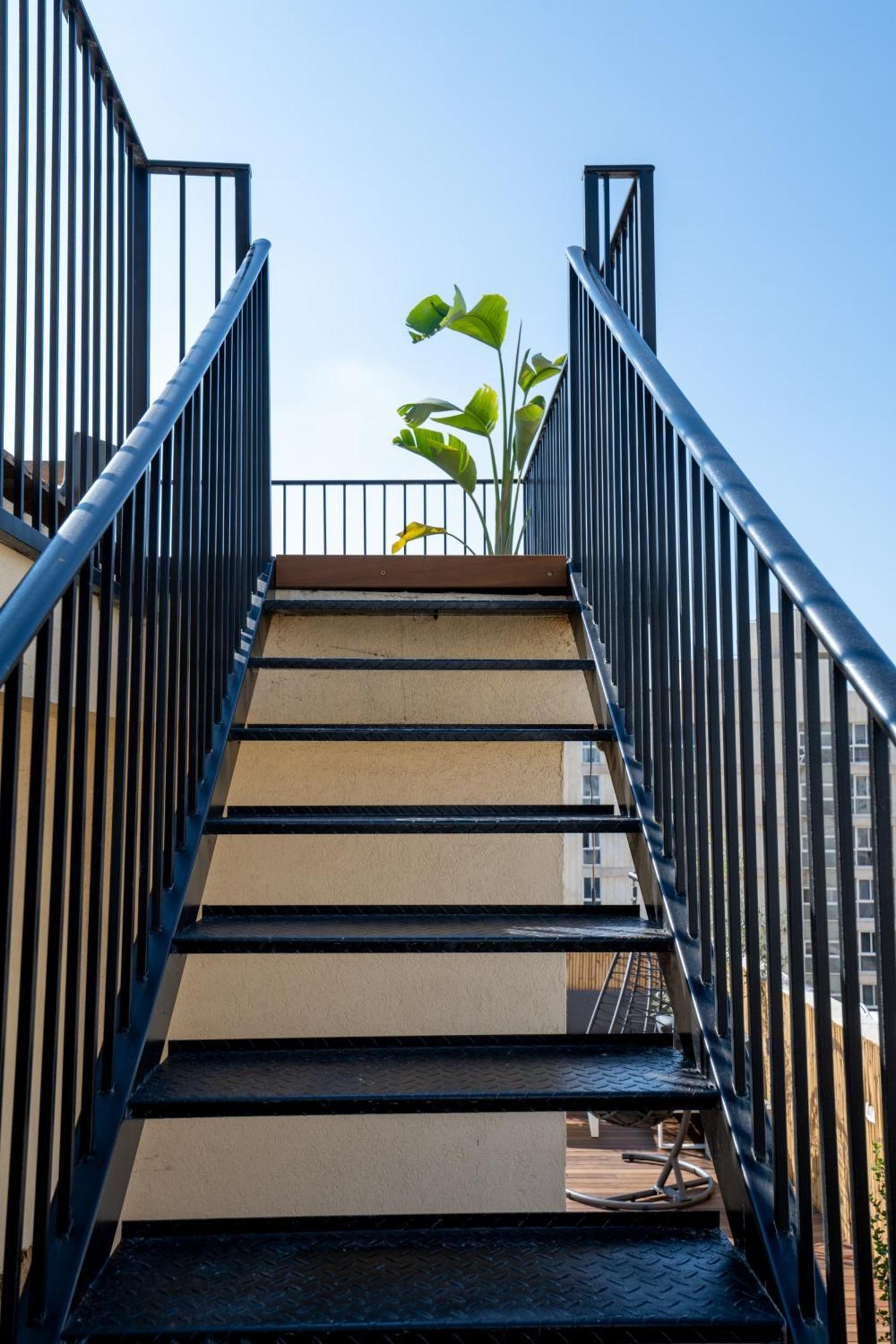 Roof Top 3 Floors Νετάνια Εξωτερικό φωτογραφία