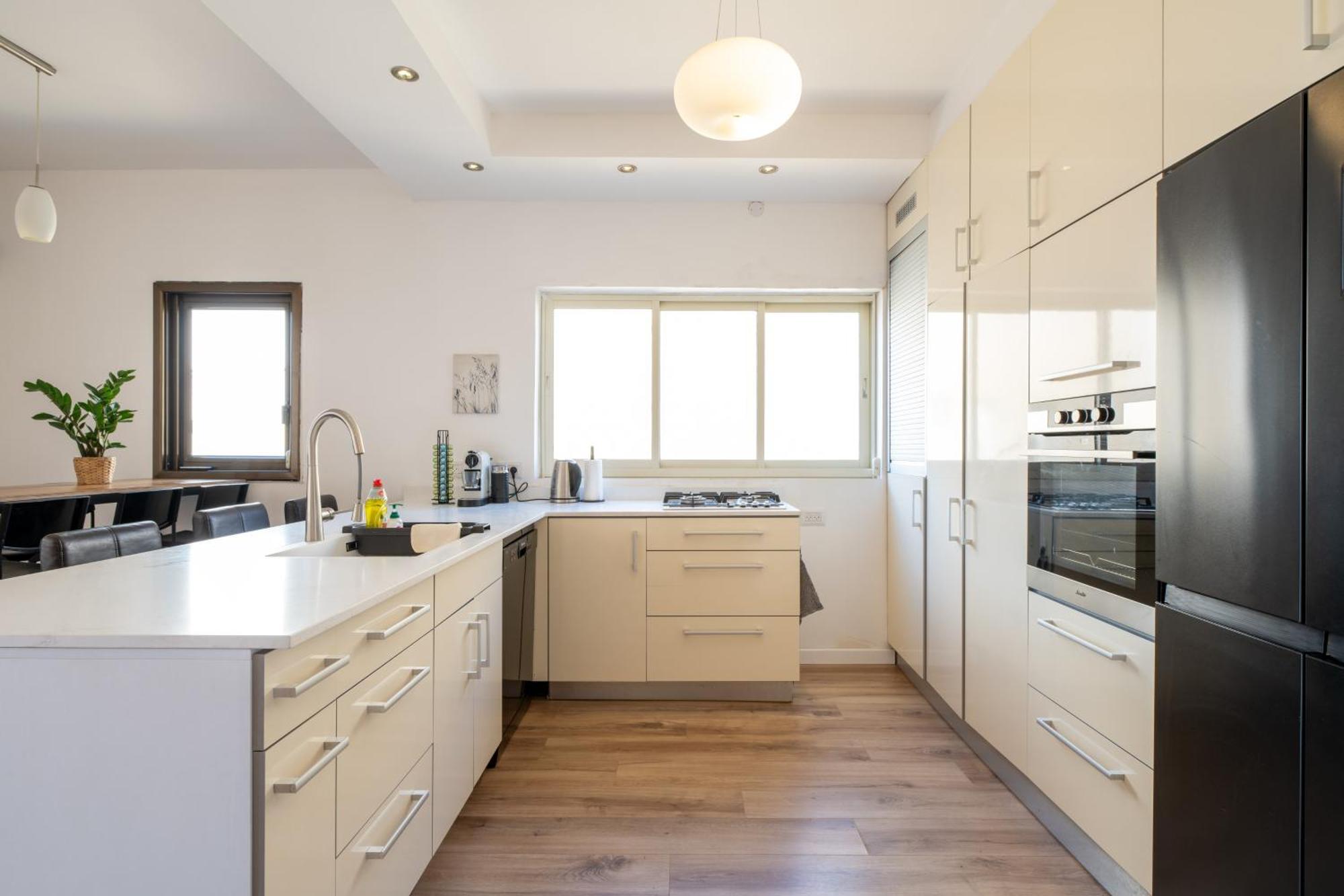 Roof Top 3 Floors Νετάνια Εξωτερικό φωτογραφία
