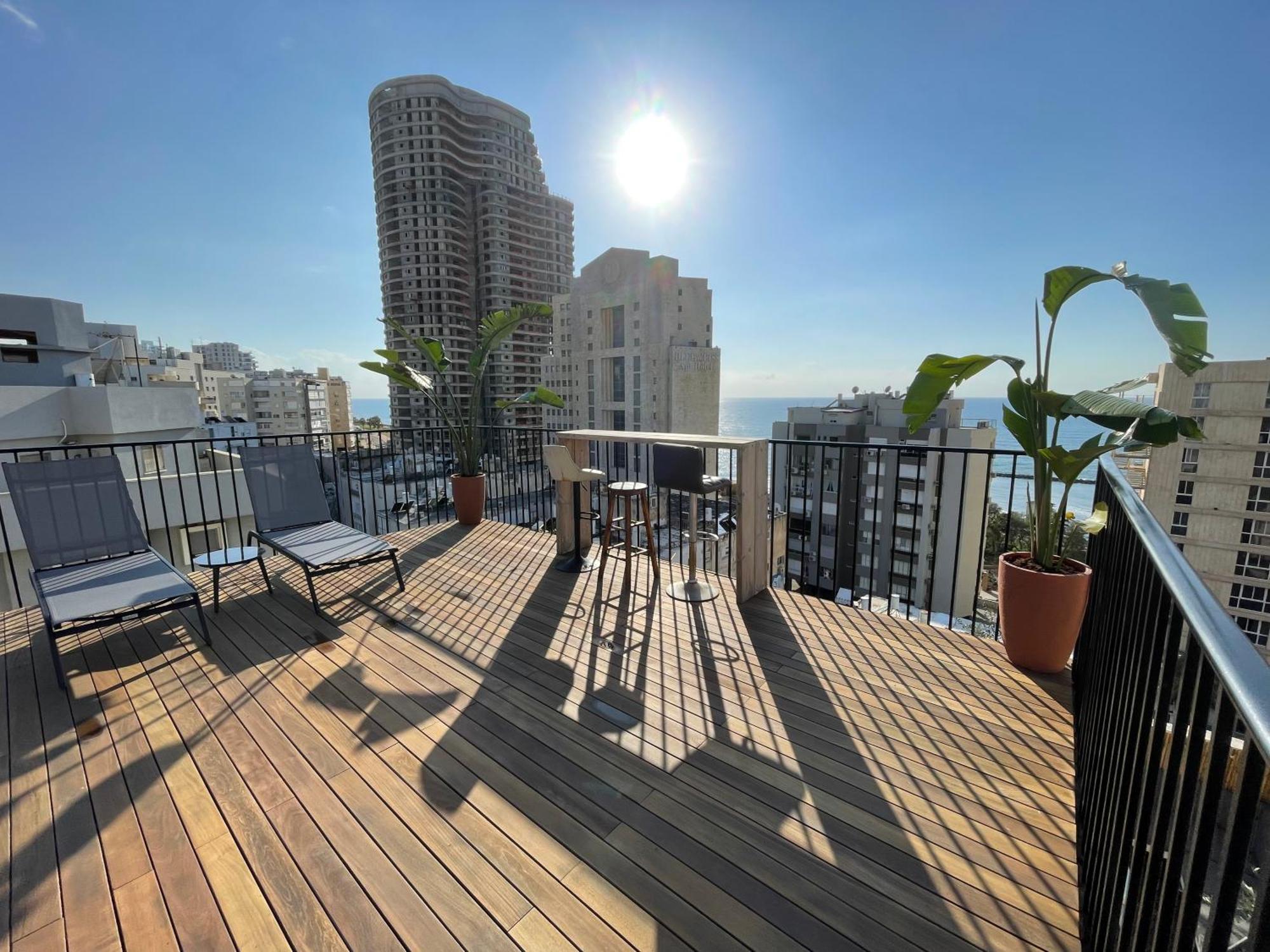 Roof Top 3 Floors Νετάνια Εξωτερικό φωτογραφία